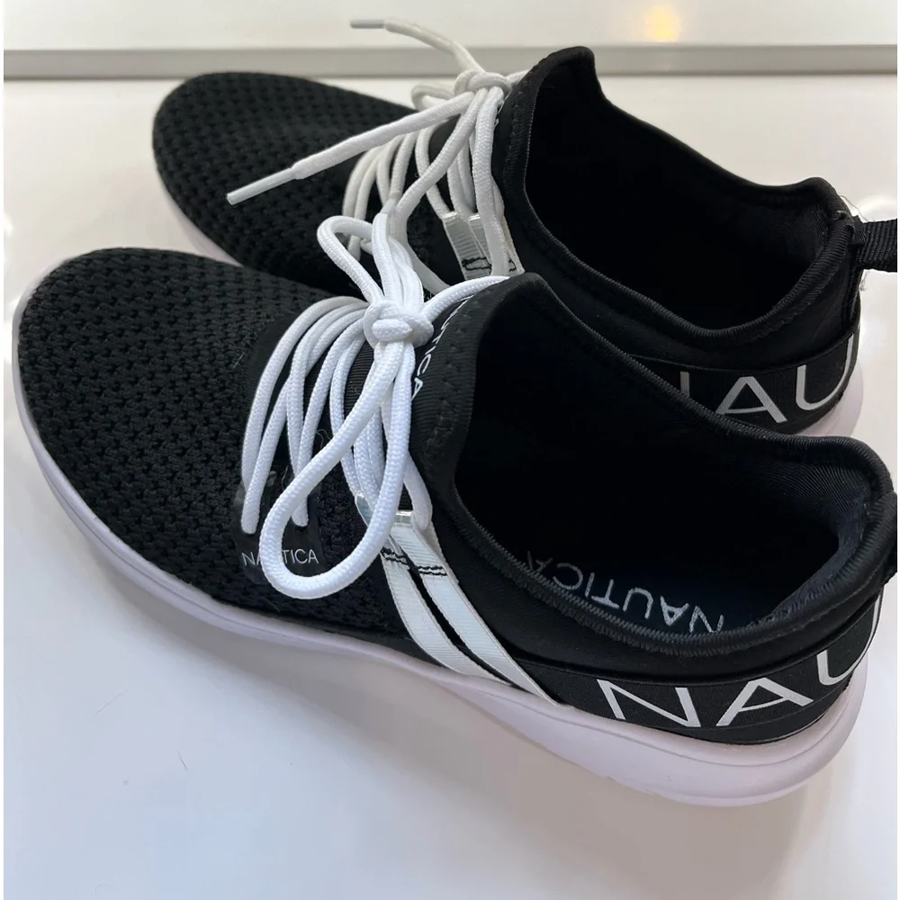 Nautica Women Sneaker Lace-Up Jogger Running Shoe, Black & White Silver, 7.5 - Picture 5 of 10